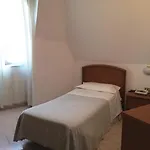 Eden מלון 3*