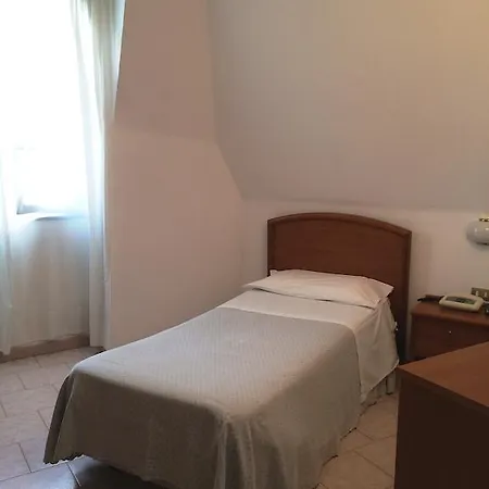 Eden Hotel 3*