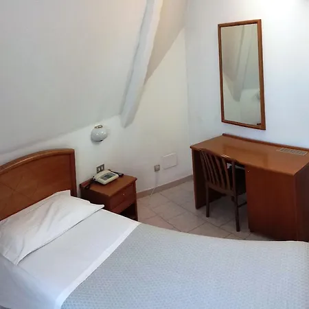 Eden Hotel 3*