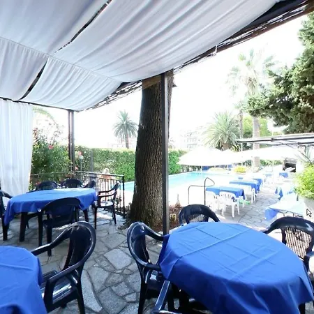 Eden Hotel 3*